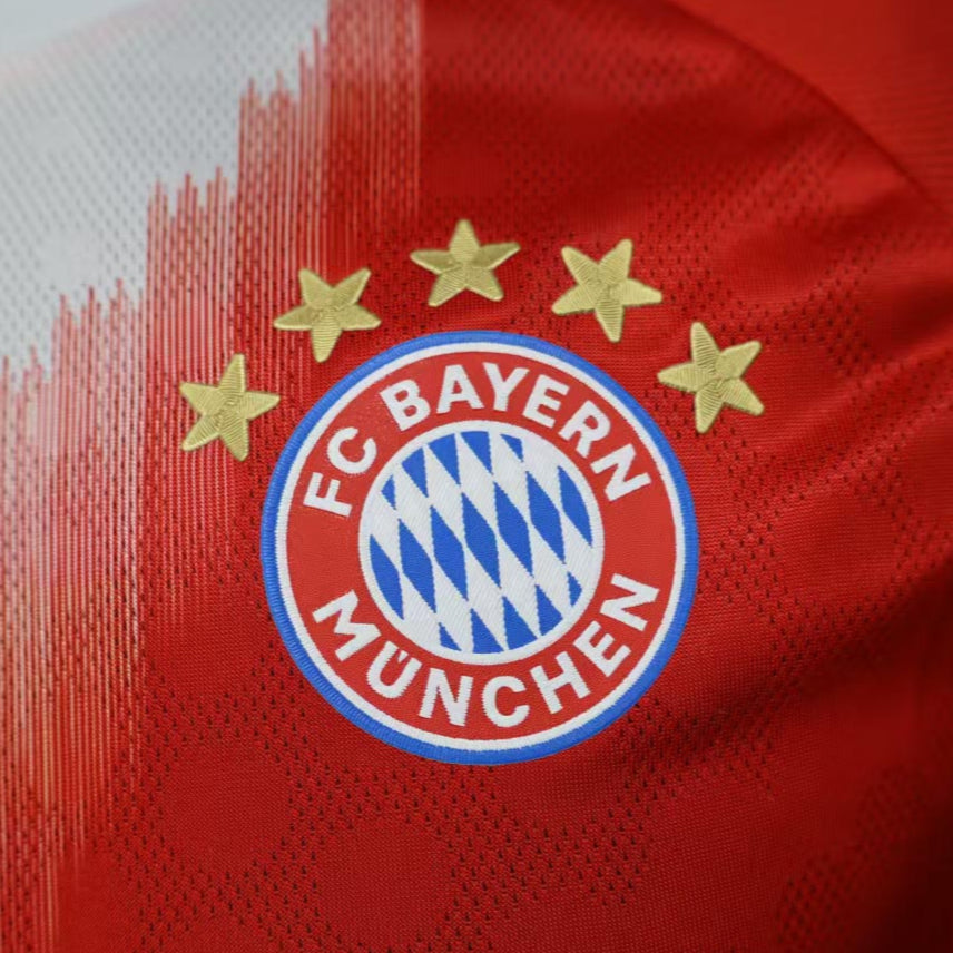 Bayern Múnich 24/25 Local